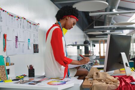 日本企業がサブスクビジネスを始める際に直面する課題と解決策