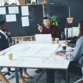 正社員採用と業務委託の比較：日本企業における最適な人材活用戦略