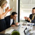 中堅企業が大企業へ成長する際の組織構造のシフト戦略