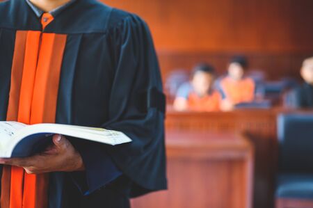 士業（司法書士・行政書士）活用でスムーズな会社設立