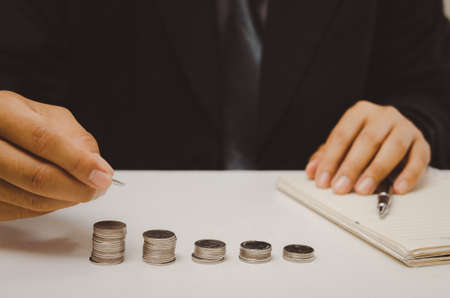 自己資金不足を補うための副業・パラレルワーク活用法