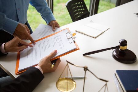 外注・業務委託導入時の法的留意点と契約書作成のポイント