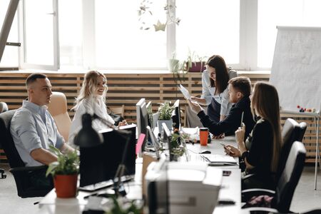 SNSを活用した女性起業家のプロモーション事例と最新トレンド