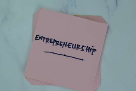 サービスマニュアルにおけるユニバーサルデザインの導入方法