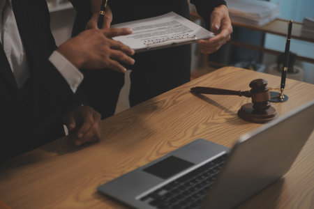 試用期間中の労働契約に関する法令とトラブル回避策